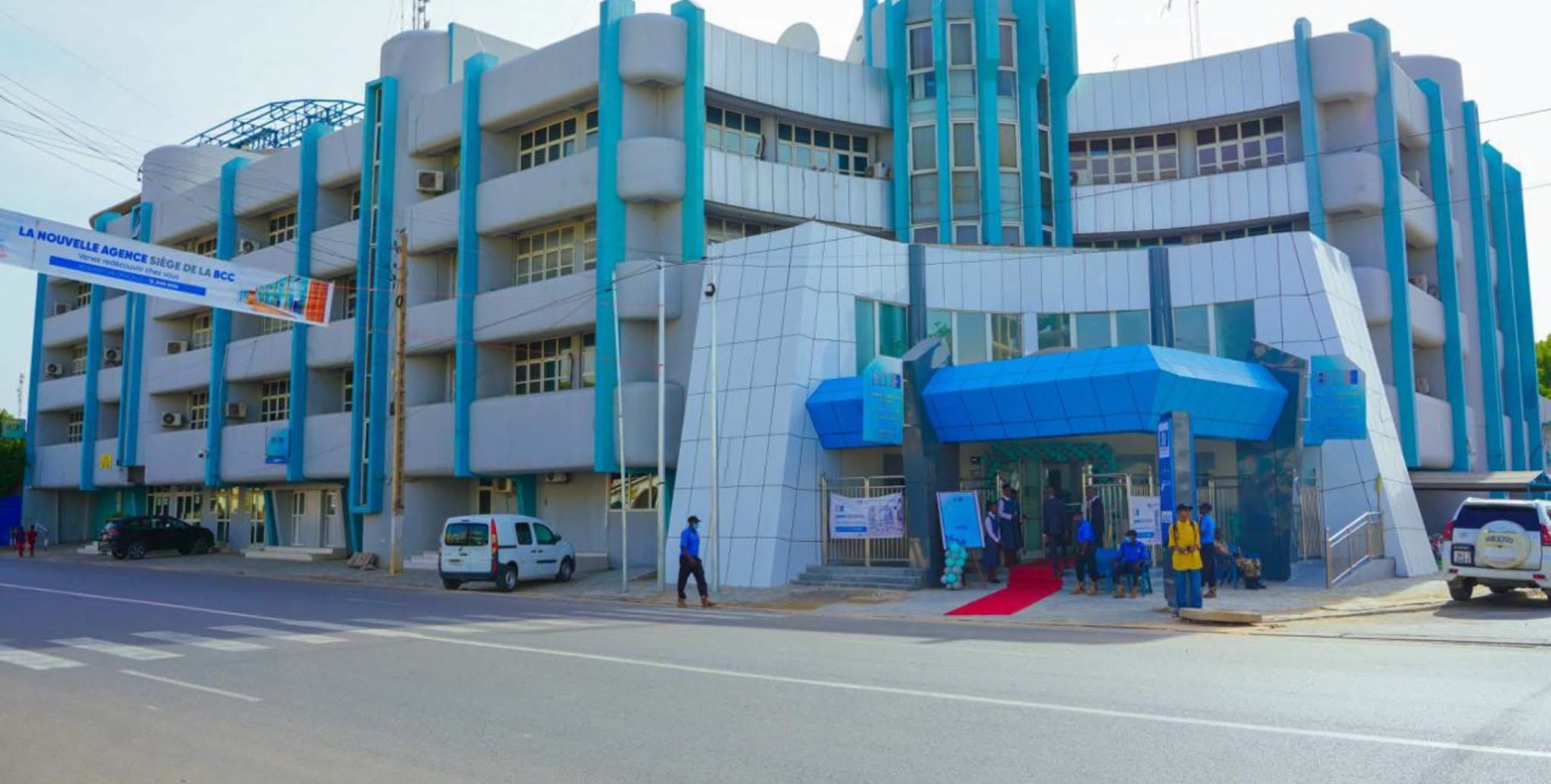 Façade de l'agence siège rénovée de la BCC à N'Djamena